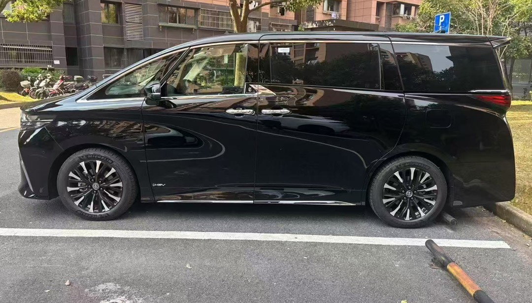 Vehicle for advertising shooting